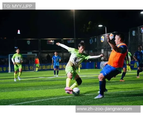 足球上天的奇妙旅程探索运动与梦想的交汇点 足球上天的奇妙旅程探索运动与梦想的交汇点