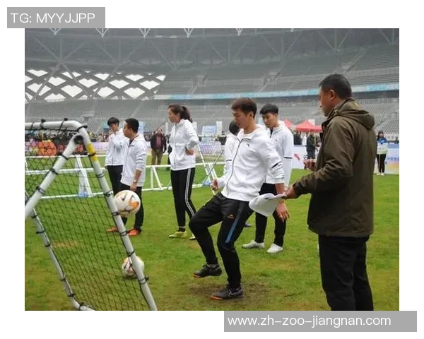 踢足球脚本的创作与实践探讨如何提升青少年足球技能与团队协作能力 踢足球脚本的创作与实践探讨如何提升青少年足球技能与团队协作能力